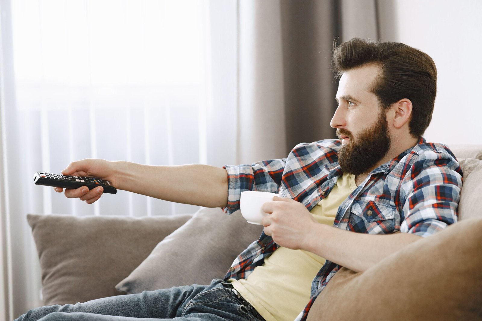 Como a assistência de TV e a IPTV podem melhorar a experiência dos hóspedes em hotéis